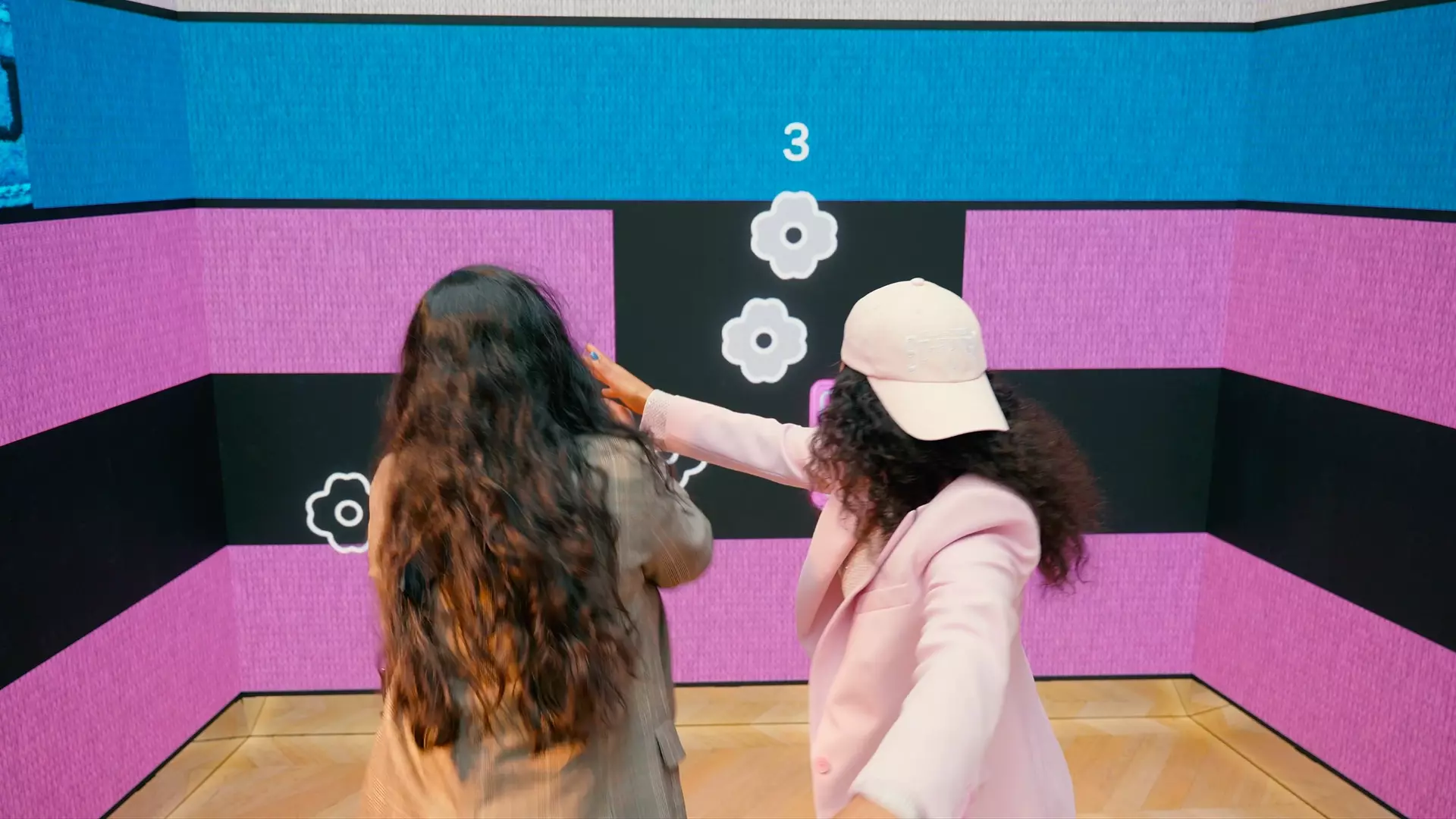 Interactive game to win virtual points with the Kinect during Press Day FW24