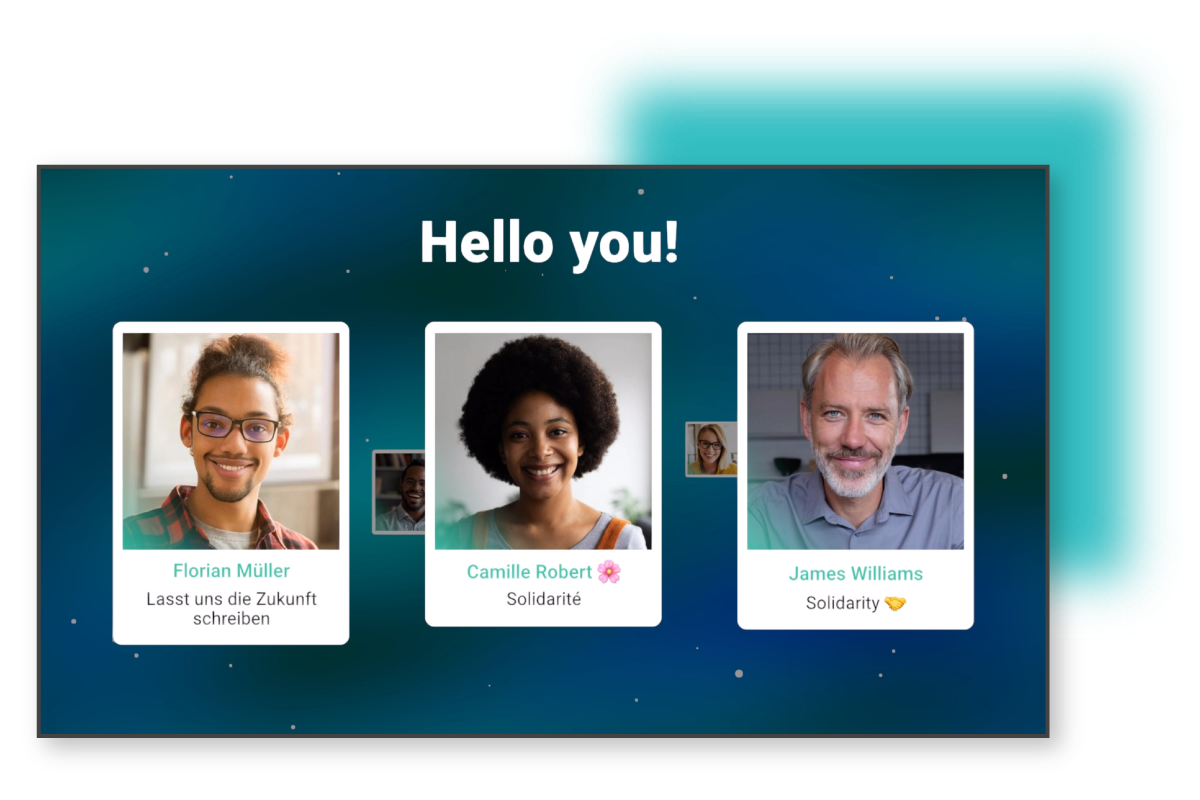 Real-time display of new photos in the mosaic photo loop